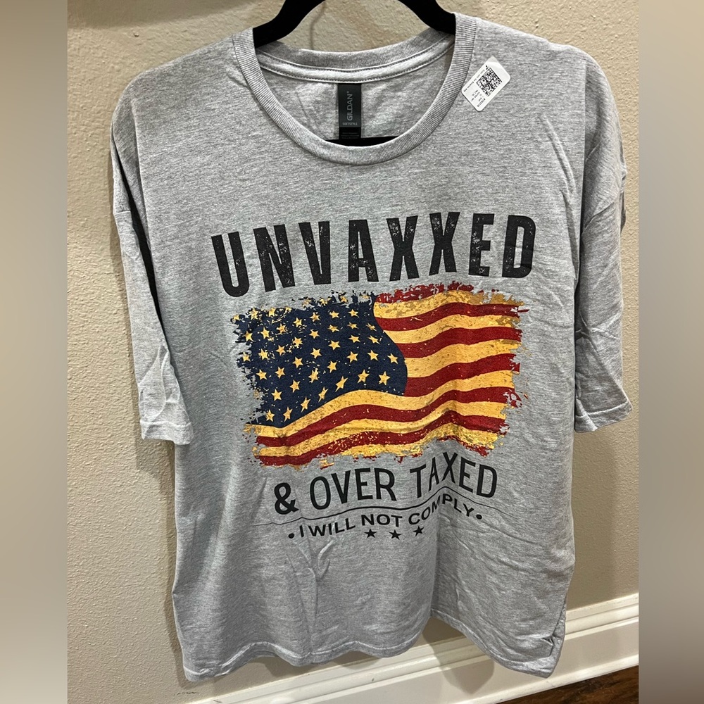 NWT Men’s Unvaxxed and Overtaxed T-Shirt . Labor Day attire